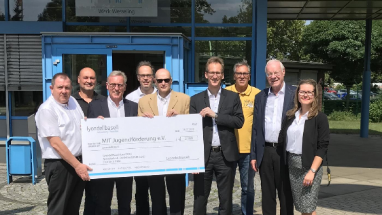 Spende von LyondellBasell an MIT Jugendförderung e.V. Spende von LyondellBasell an MIT Jugendförderung e.V.