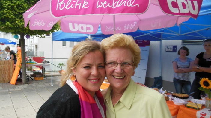 Generationen feiern zusammen